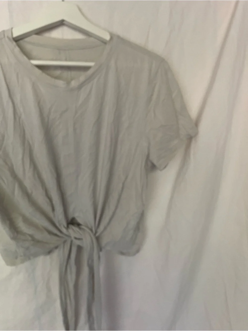 Lululemon Light Gray Tie-Front Short Sleeve Crop Top Tee Size M activewear yoga